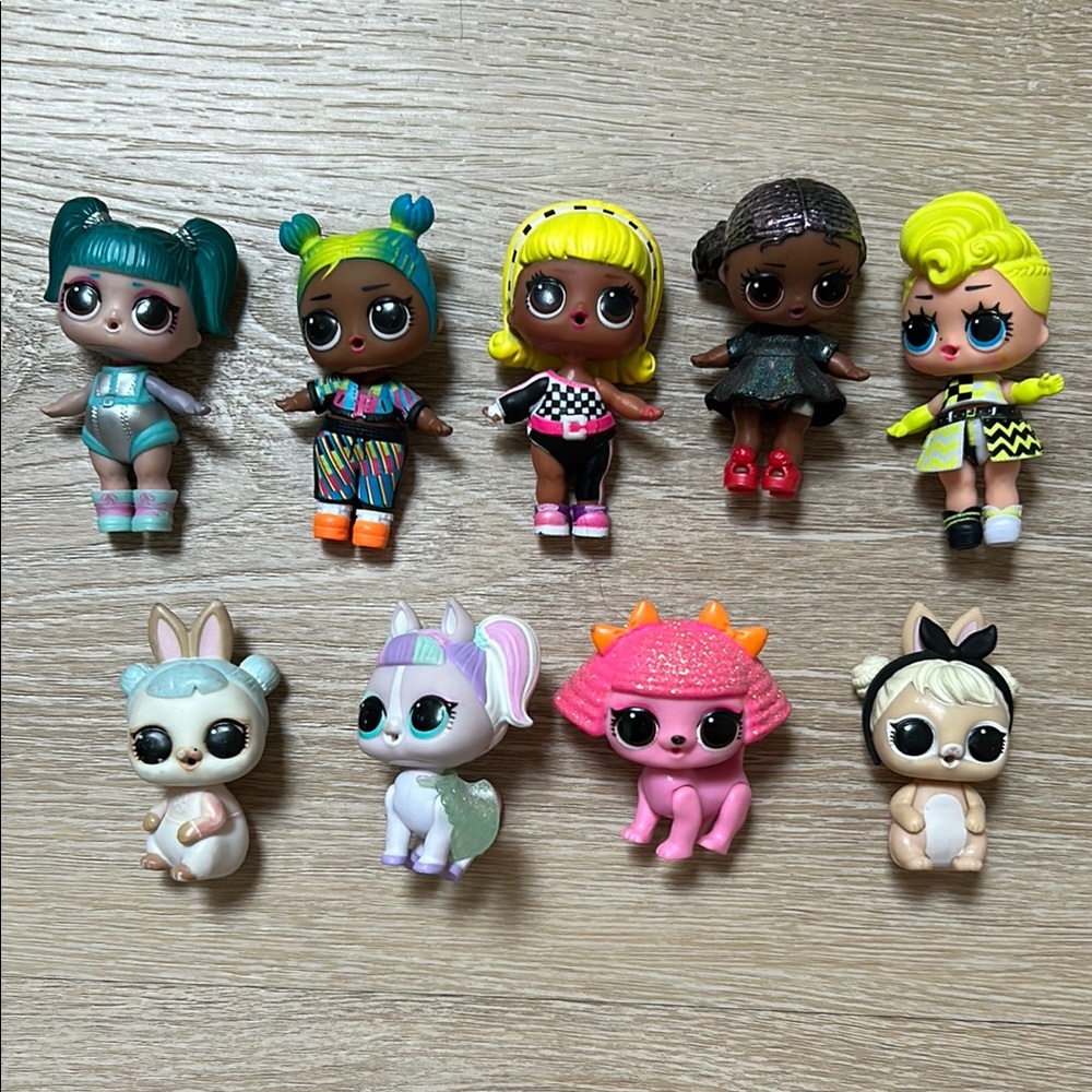 Lot of 9 LOL surprise dolls and pets